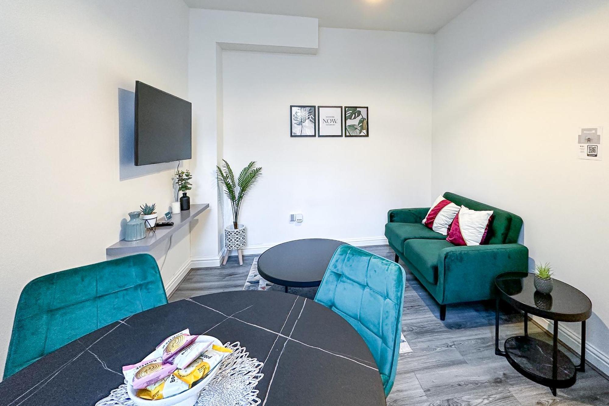 Ashfield Co-Living - Private Room Self-Cater Manchester Buitenkant foto